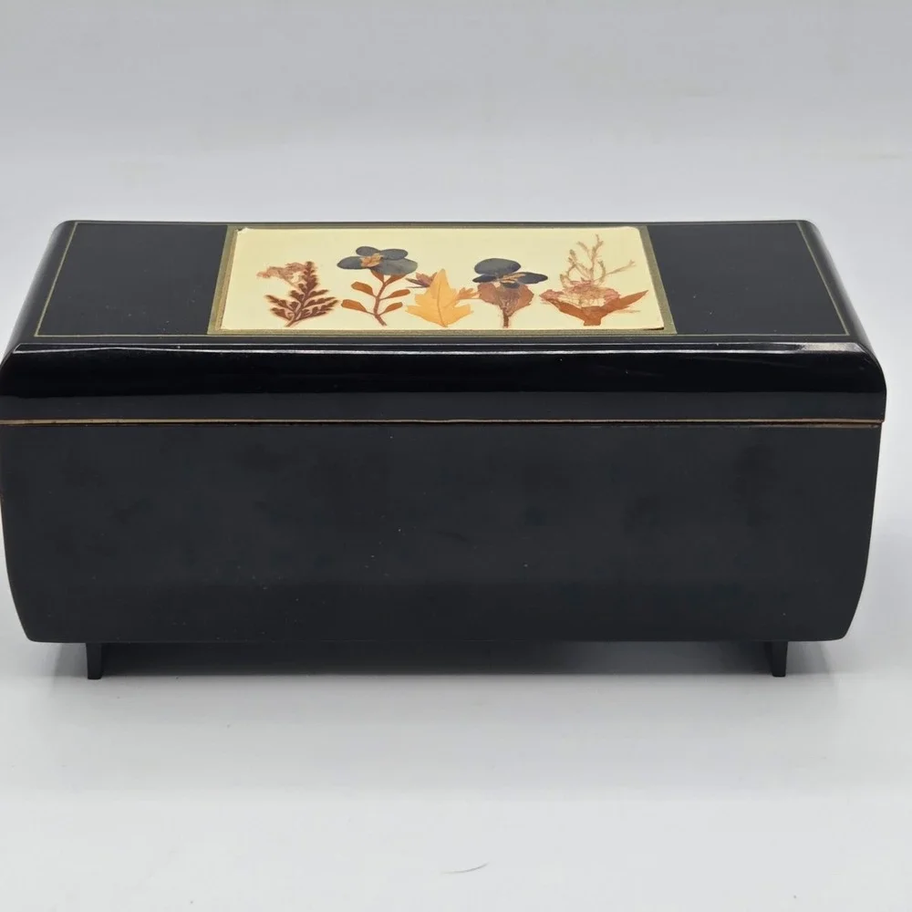 Vintage‎ Japanese Black Lacquer Wood Hand Painted Jewelry Music Box -Love Story